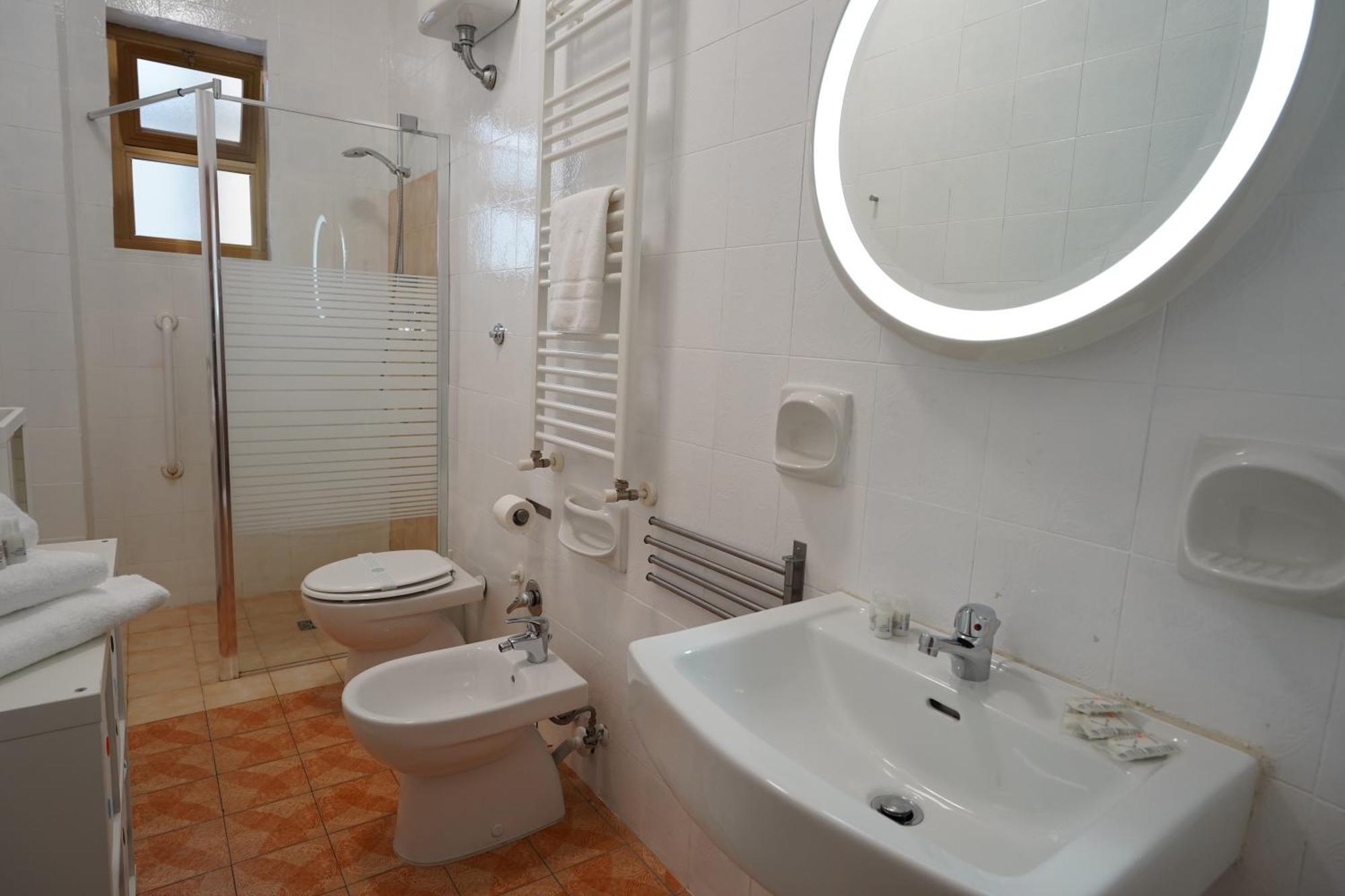 Abate Gimma Apartment 10 Minutes From St Nicholas Cathedral Bari Exterior foto